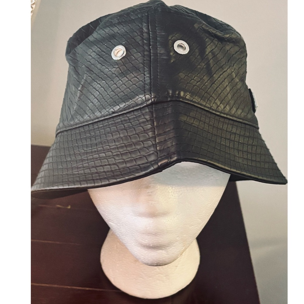 Manière De Voir Black Vegan Leather Bucket Hat with Logo Patch